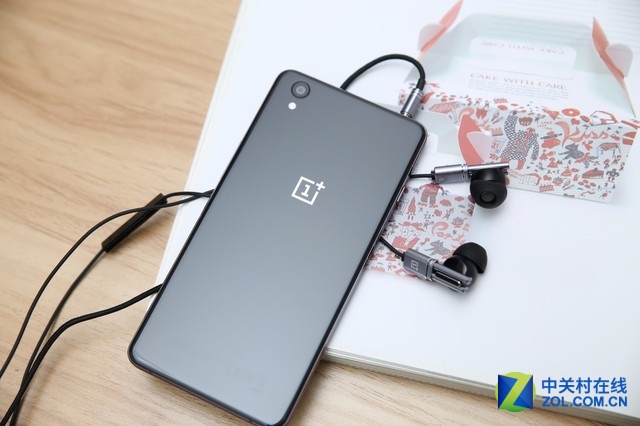 12.10開售 一加手機X暗夜黑版唯美圖賞