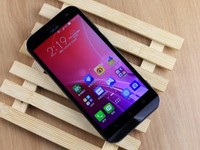 華碩鷹眼ZenFone Zoom：纖薄的3倍光變