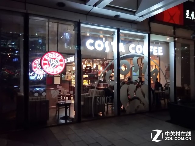 勞累了一天，坐下來喝杯咖啡提提神也是極好的。