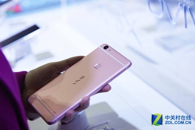 聚焦移動大會 玫瑰金版vivo X6Plus閃耀