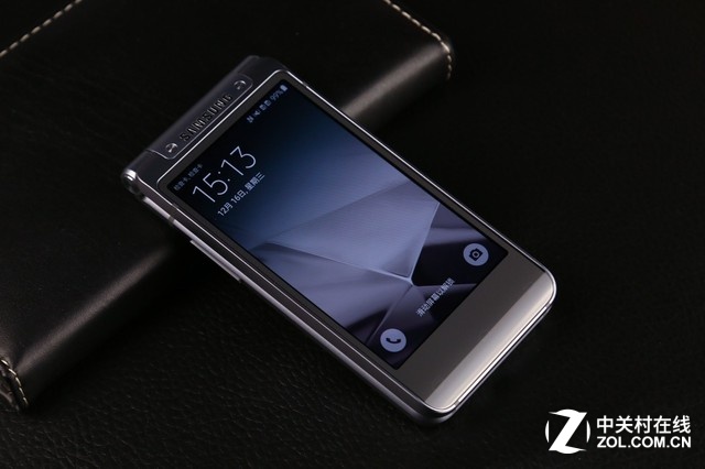 越覽天地 豪氣十足 三星W2016真機圖賞