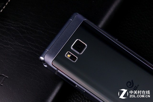 越覽天地 豪氣十足 三星W2016真機圖賞