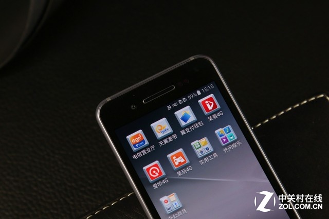 越覽天地 豪氣十足 三星W2016真機(jī)圖賞