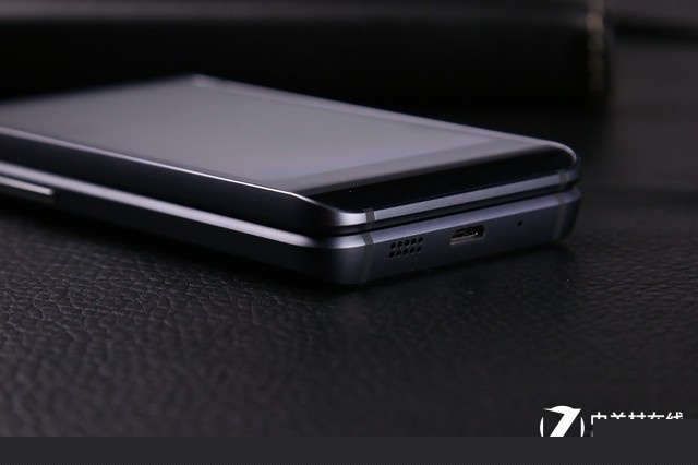 越覽天地 豪氣十足 三星W2016真機(jī)圖賞