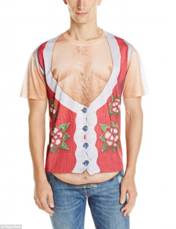 全程高能！國(guó)外網(wǎng)友集體曬奇葩圣誕裝：袒胸露乳