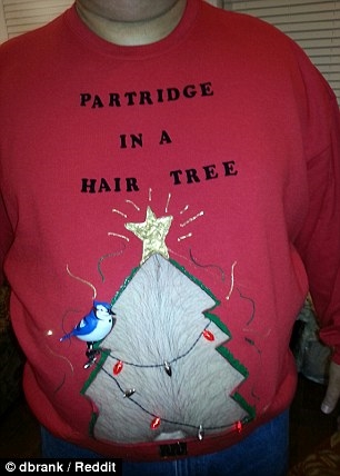 全程高能！國(guó)外網(wǎng)友集體曬奇葩圣誕裝：袒胸露乳