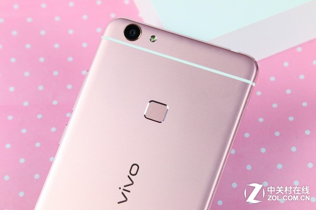 粉嫩迷人 玫瑰金版vivo X6Plus真機圖賞