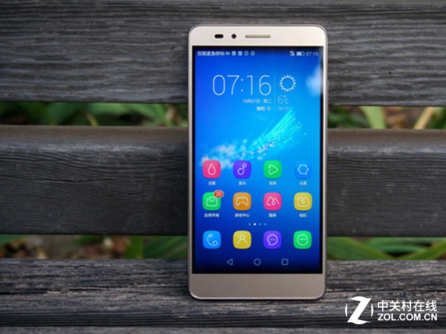 國際大牌涉足千元 近期熱賣的8款千元機 