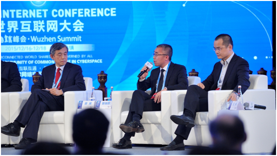 華人文化產(chǎn)業(yè)投資基金董事長(zhǎng)、華人文化控股集團(tuán)董事長(zhǎng)黎瑞剛發(fā)言