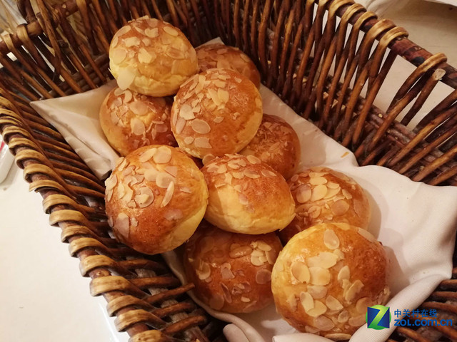 4GB RAM+安卓6.0 華為Mate 8購(gòu)機(jī)手冊(cè)