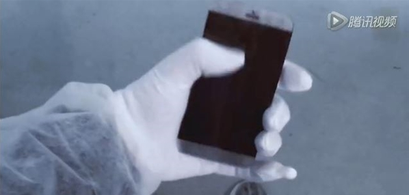 Home鍵不見攝像頭居中 疑iPhone 7曝光