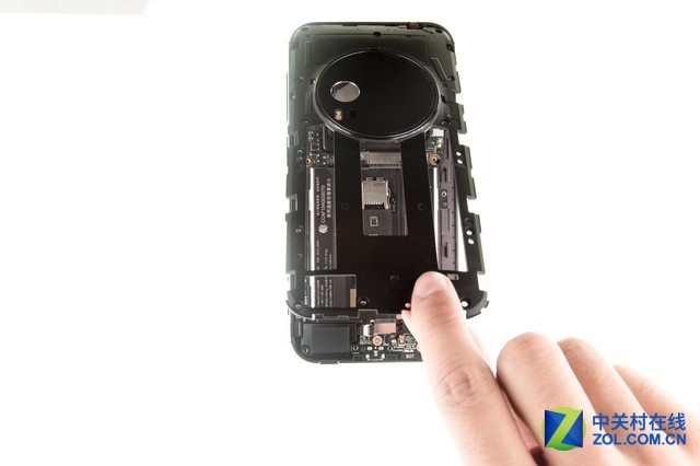 精密的“鷹眼” 華碩ZenFone Zoom拆解圖賞