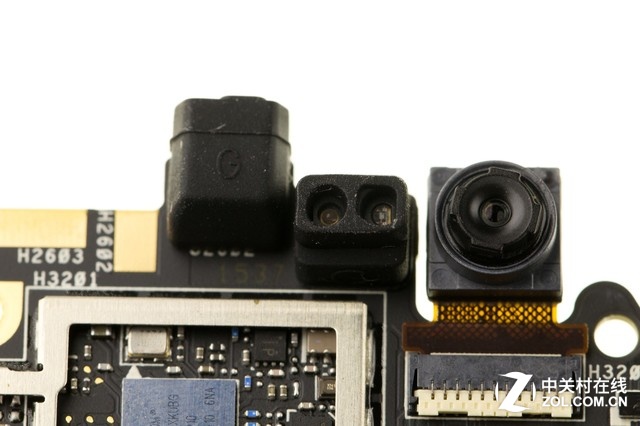 精密的“鷹眼” 華碩ZenFone Zoom拆解圖賞