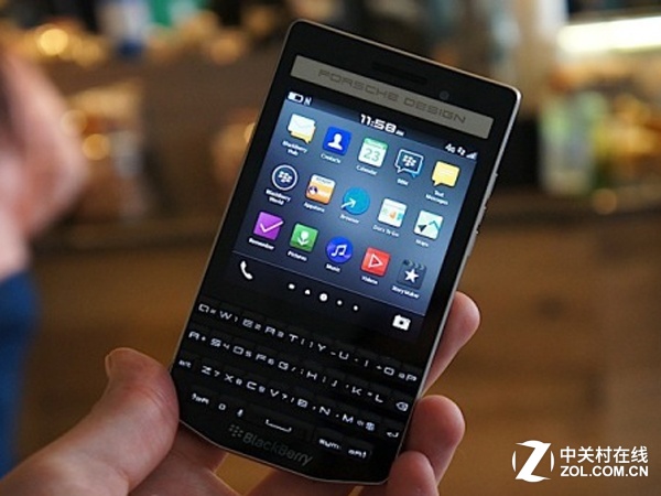低調奢華全<a href=/tags/3153-0.html target=_blank class=infotextkey>鍵盤</a>機 黑莓P9983報價4999元