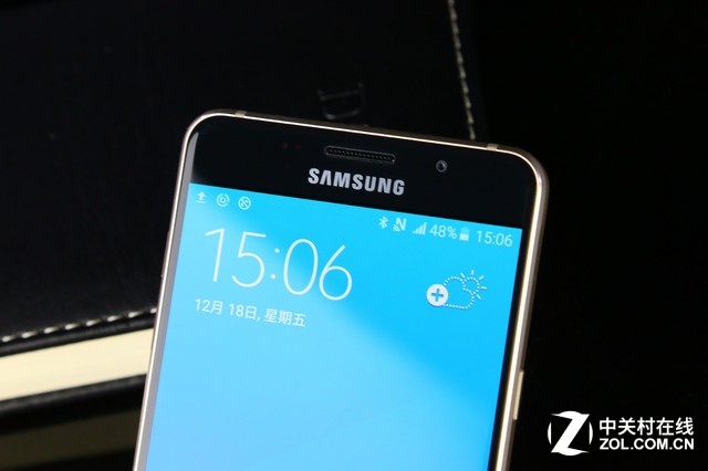 纖薄機身再有突破 三星A5 2016版圖賞