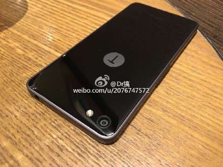 錘子新旗艦T2完全曝光 確實(shí)就是這樣了