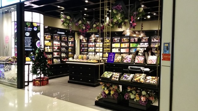 尖Phone:中興AXON天機(jī)MAX戰(zhàn)iPhone 6sP