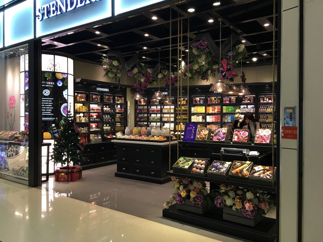 尖Phone:中興AXON天機(jī)MAX戰(zhàn)iPhone 6sP