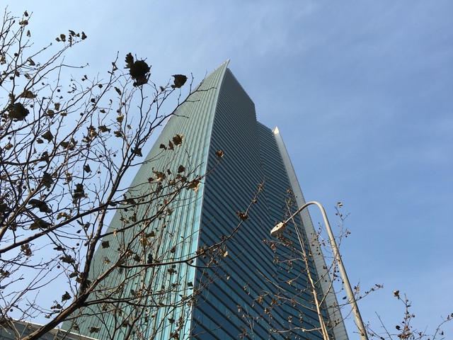 尖Phone:中興AXON天機(jī)MAX戰(zhàn)iPhone 6sP