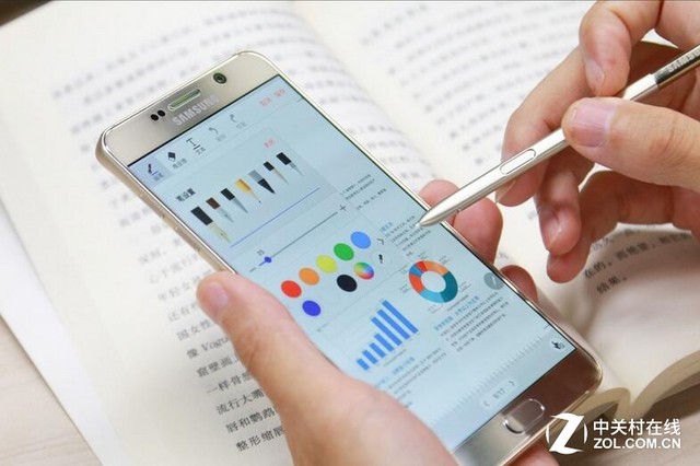 <a href=/mobile/iphone/ target=_blank class=infotextkey>iPhone</a>6s就不行 三星Note5玩轉PDF備注