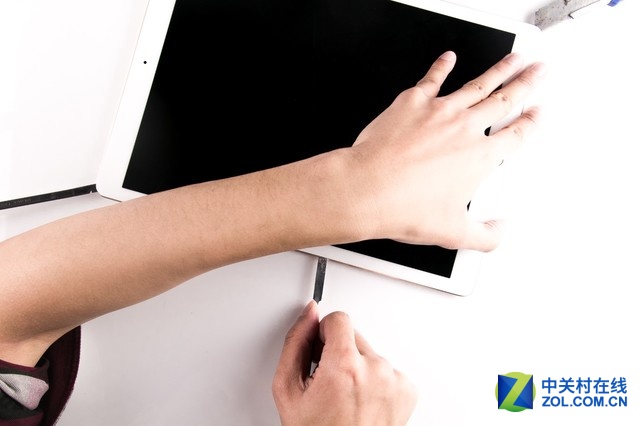 苛求對(duì)稱之美 iPad Pro拆解百圖賞析