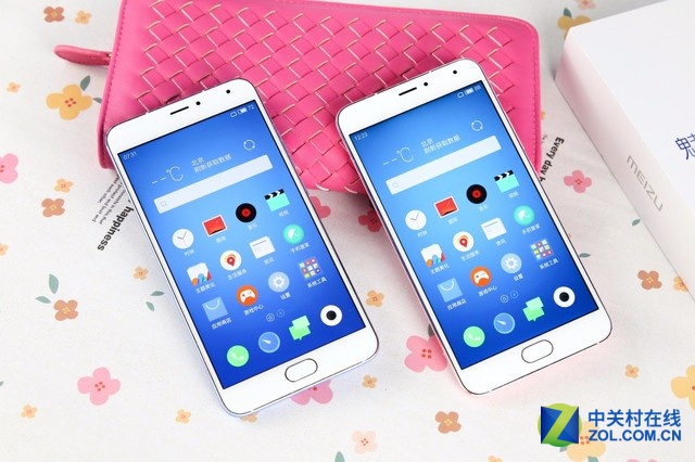 魅藍(lán)metal在配色方面一共有五色，為金屬著色也成為了魅族metal的看點之一，多彩金屬潮流民主化，讓你擁有更多選擇。而其機(jī)身為定制合金材質(zhì)，同時采用壓鑄輔以激光探點CNC的獨特工藝精雕而成，配合專屬的涂料和噴涂工藝，在制機(jī)工藝方面也是超出了千元機(jī)的范疇，這當(dāng)然也是性價比的體現(xiàn)。