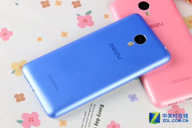 多彩時尚之選 魅藍metal粉藍雙機圖賞