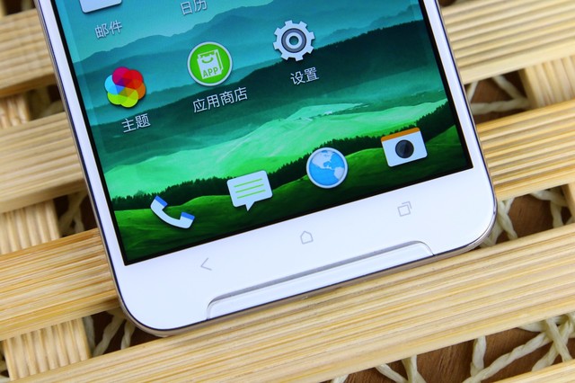 全金屬一體機身 2399元HTC One X9圖賞