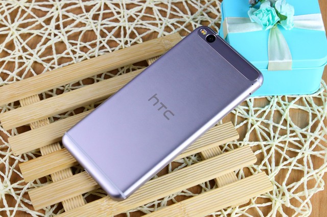 全金屬一體機身 2399元HTC One X9圖賞