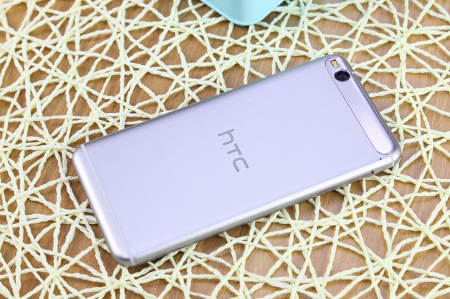 全金屬一體機身 2399元HTC One X9圖賞