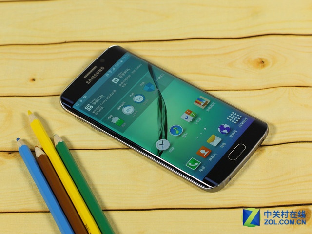 大屏+個(gè)性曲面 三星S6 Edge報(bào)價(jià)4270元