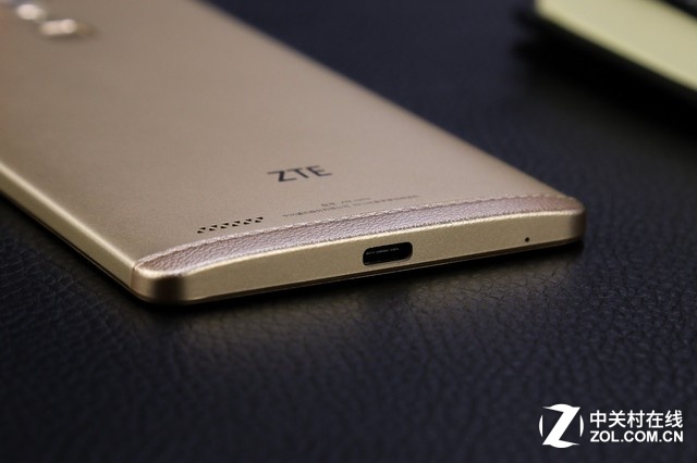 巨屏盡在掌握 中興AXON天機Max圖賞