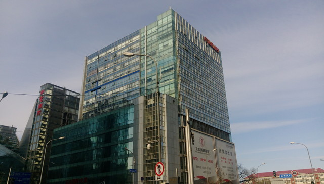 一部"靠譜"的金屬中端機 HTC One X9評測