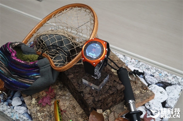 蘋果弱爆！卡西歐發布首款智能手表：續航一個月