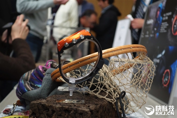 蘋果弱爆！卡西歐發布首款智能手表：續航一個月