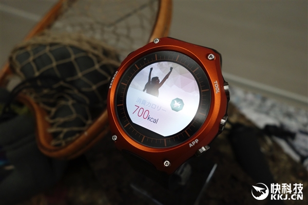 蘋果弱爆！卡西歐發布首款智能手表：續航一個月