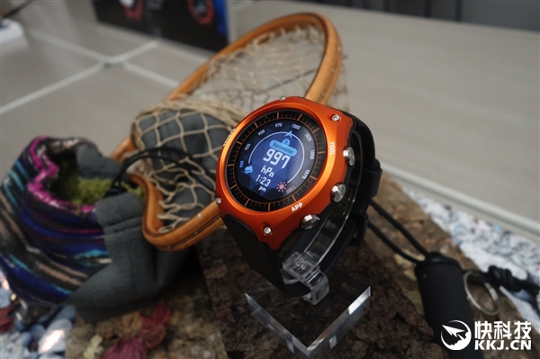 蘋果弱爆！卡西歐發布首款智能手表：續航一個月