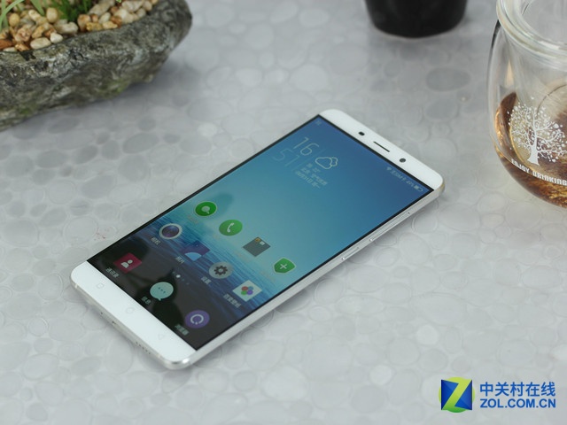 讓自己更美麗一些 熱門自拍手機盤點