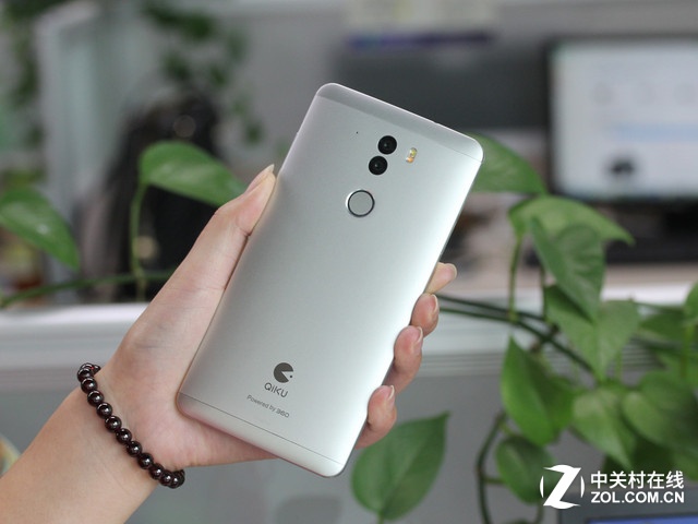 讓自己更美麗一些 熱門自拍手機盤點