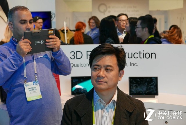 820的另一個典型應用是3D掃描建模。820強大的性能配合3D掃描模塊，用手持設備就可以實時完成個人頭像的3D掃描與合成。最直觀的用處就是可以把游戲里人物的頭像替換成自己的，實現更有趣的游戲體驗。更進一步，有了方便的掃描設備，在3D打印、產品設計等領域也有廣闊應用空間。