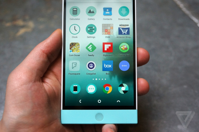 售價(jià)2500元 前HTC設(shè)計(jì)總監(jiān)研發(fā)手機(jī)上市