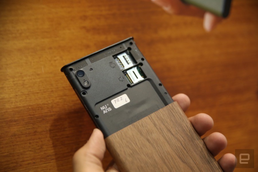 可定制的Win10手機 NuAns Neo上手展示