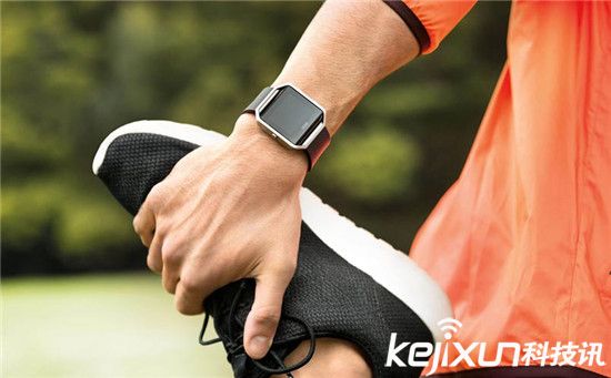 fitbit在CES上發布新產品：表帶表框都能換！