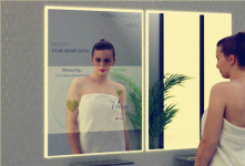 未來衛(wèi)生間長(zhǎng)什么樣：地磚能稱重 鏡子掃描健康