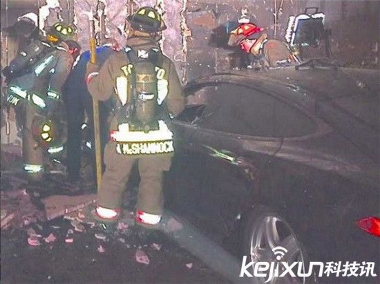 特斯拉不時起火自燃：電動汽車是否真的安全？