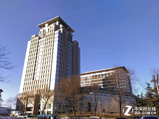 深冬的北京,在“小寒”之后又迎來(lái)了一撥降溫,起風(fēng)之時(shí)也帶走了霧霾。看著湛藍(lán)的天空心情別提有多舒暢了!