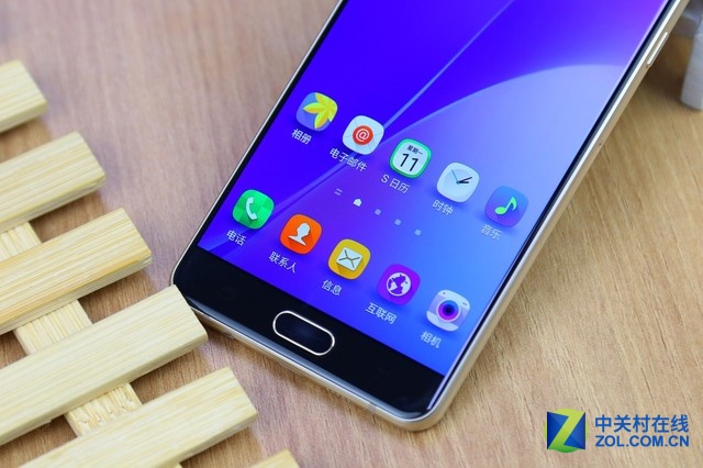 體驗攀升時尚外觀 三星A7 2016版圖賞