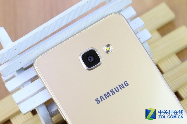 體驗攀升時尚外觀 三星A7 2016版圖賞