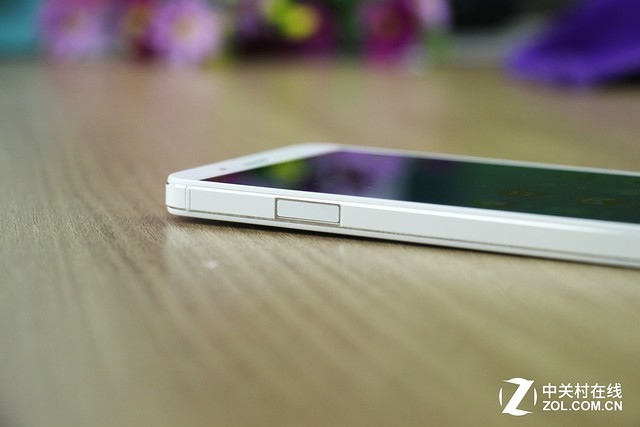 翻轉(zhuǎn)鏡頭/側(cè)邊指紋 成就不凡之榮耀7i