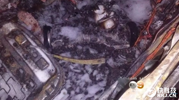 平衡車又“惹禍”:把汽車給點著了